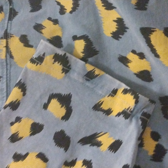 Easel LA super oversized small LS top patchwork colorful leopard - Picture 6 of 9